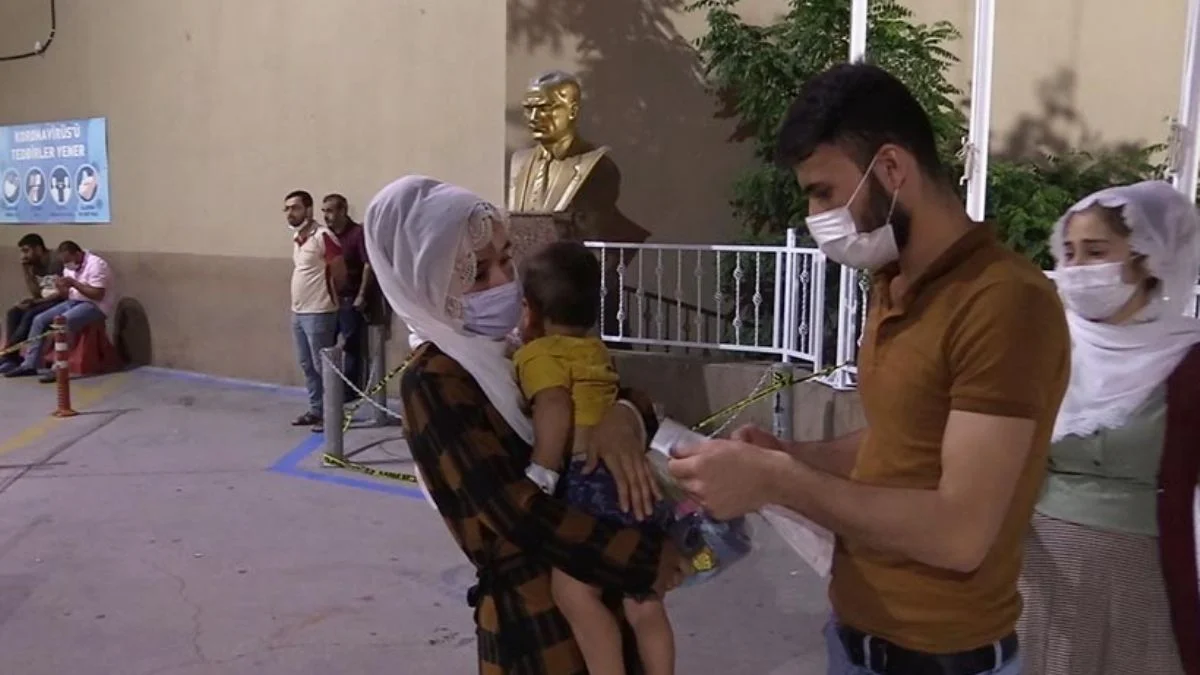İzmir'de içtikleri şebeke suyundan fenalaşan çok sayıda kişi hastaneye başvurdu