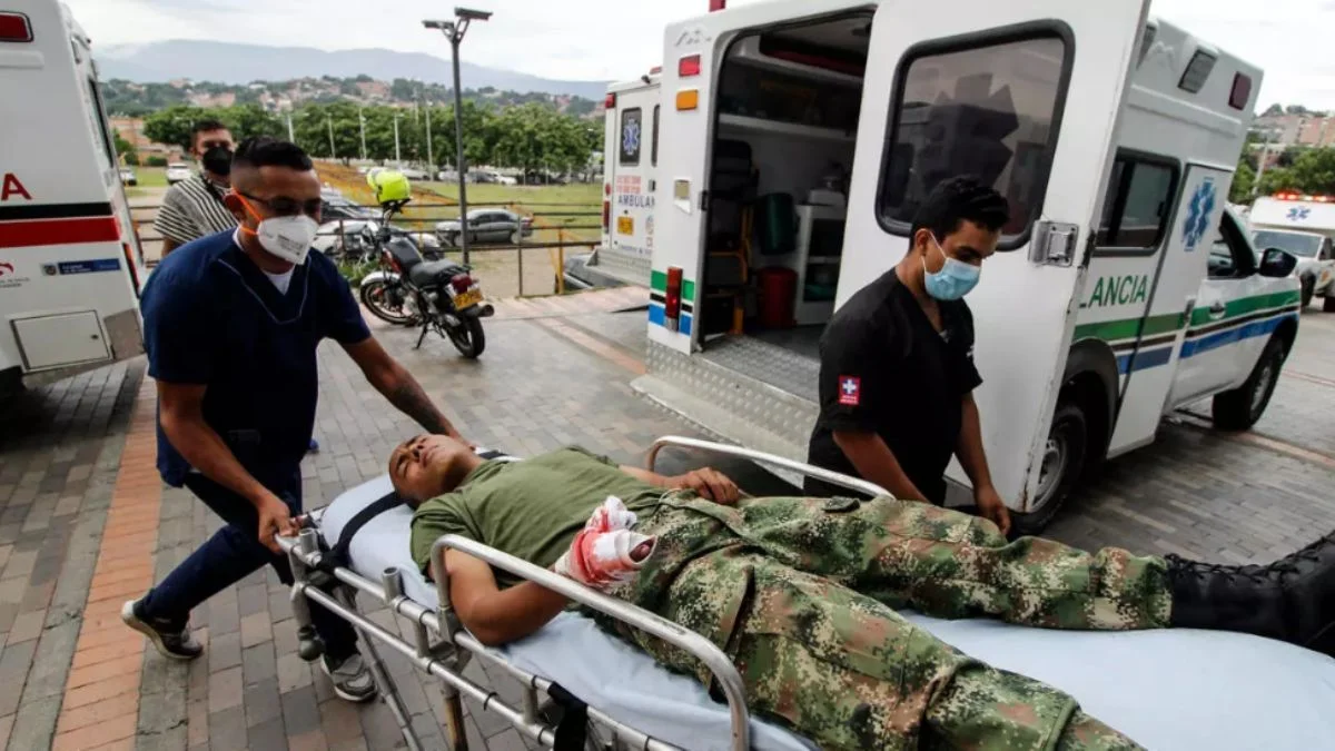 Kolombiya'da 2 bombalı araçla askeri tabura saldırı
