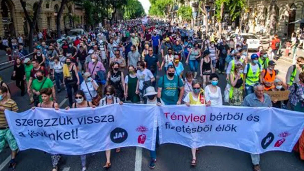Macaristan'da binlerce kişiden Çin üniversitesine tepki