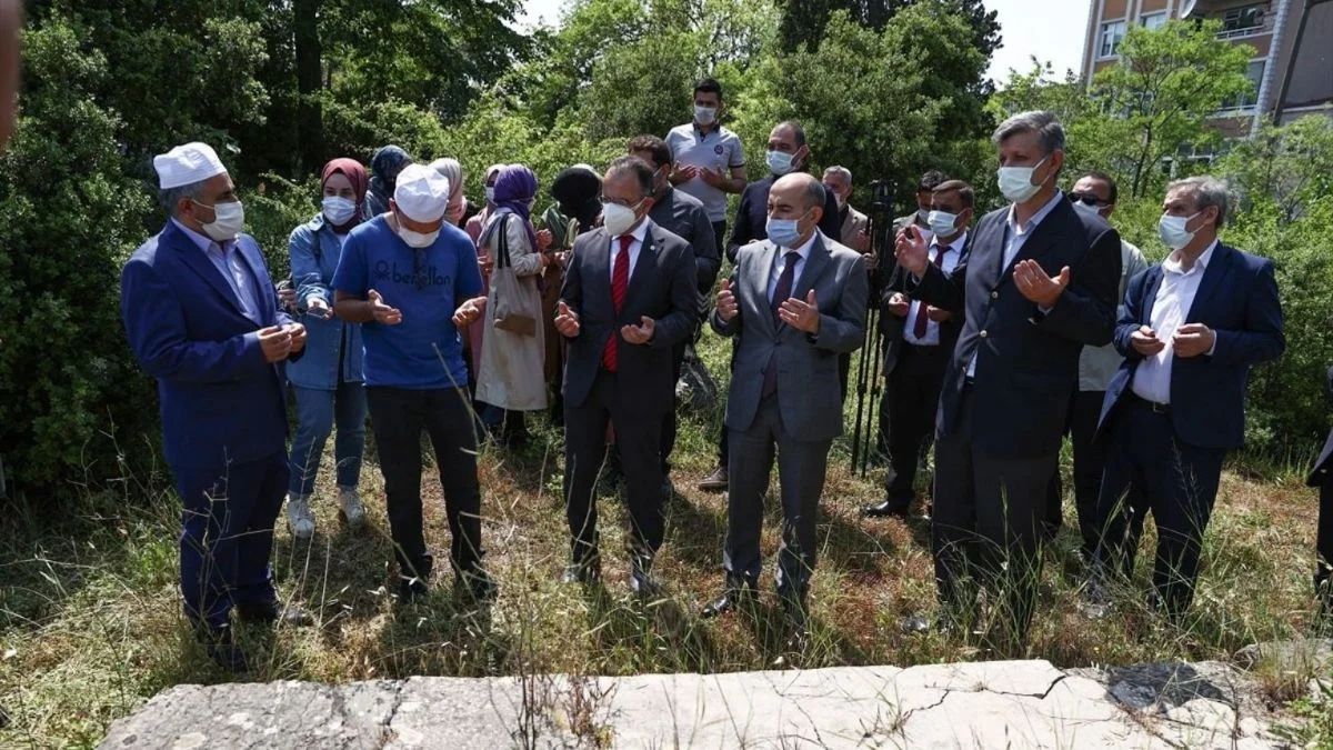 Mahmut Bıyıklı: Boğaziçi'ndeki şehitlik sahipsiz değildir