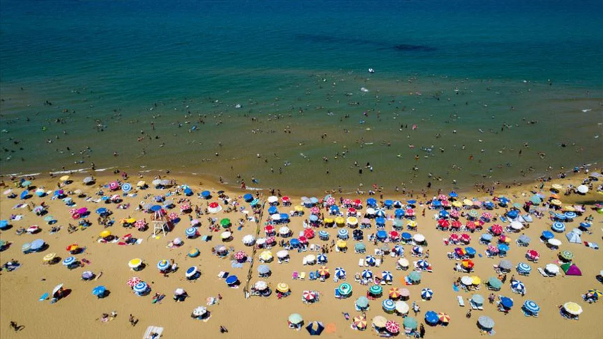 Marmara'da denize girilir mi? Deniz salyası (müsilaj) nerelerde var? Hangi plajda denize girmek yasak?