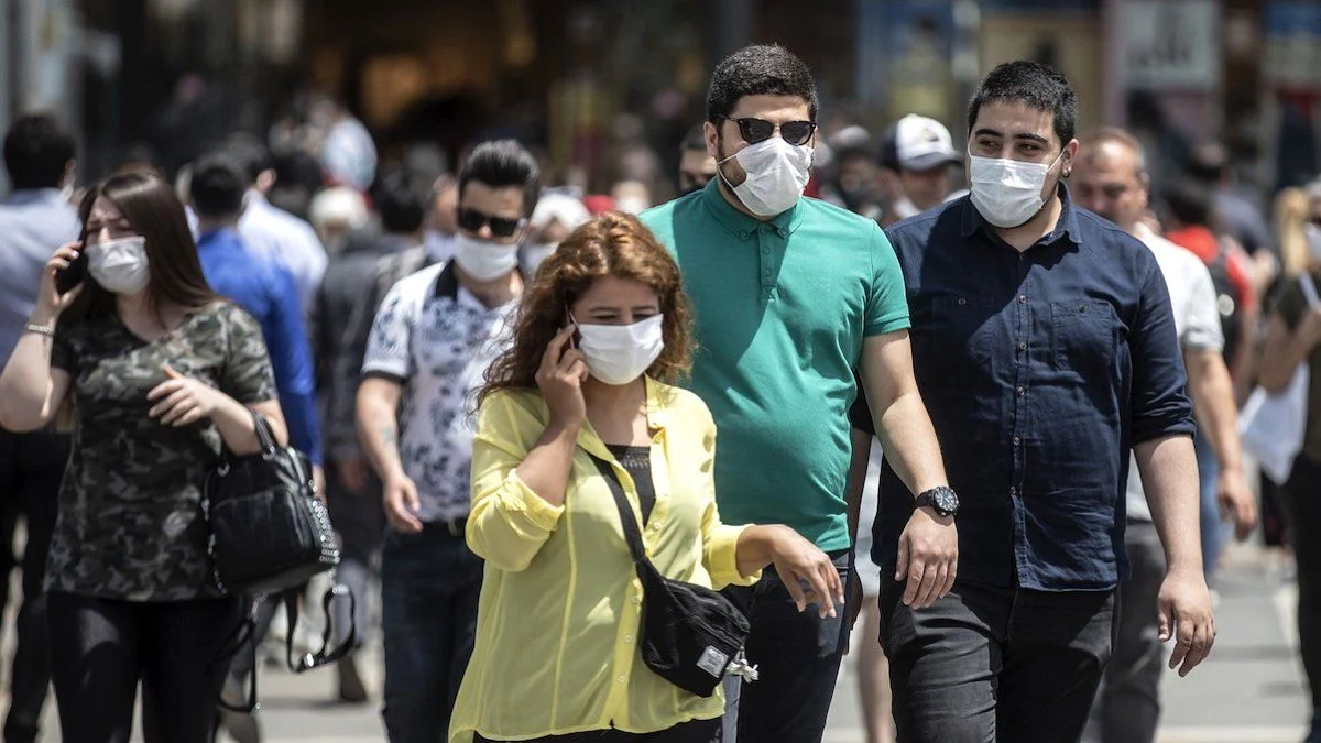 Maske zorunluluğu ne zaman bitecek? Aşı olanlar maske takmayacak mı?