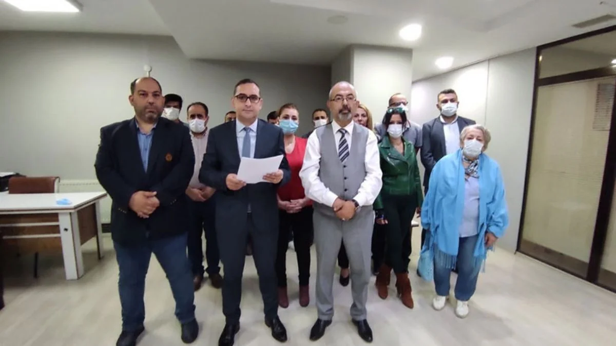 Memleket Partisi'nde istifa depremi!