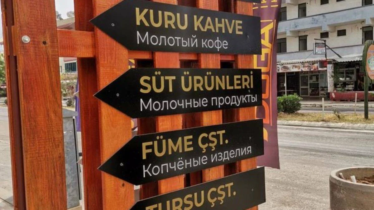 Mersin'deki 'küçük Rusya', tabelalar Rusça!