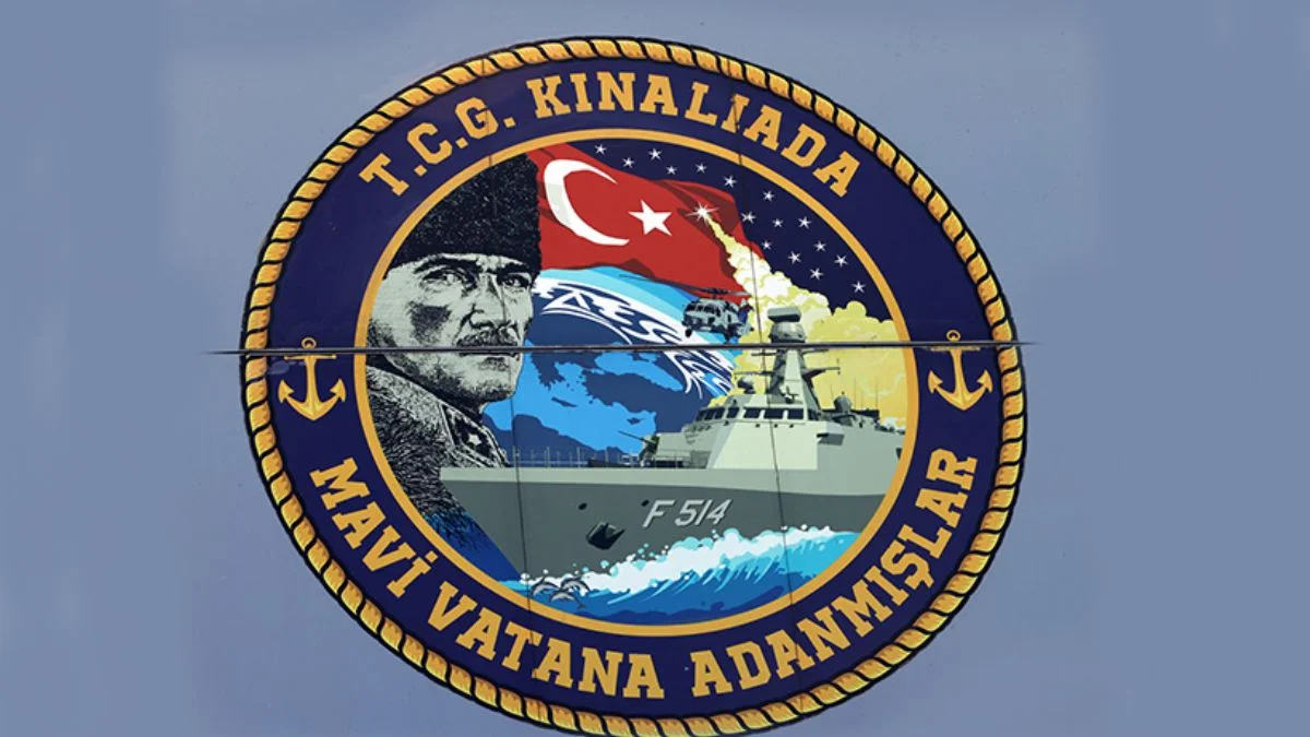 Milli gemiye içinde birçok mesajı barındıran özel amblem