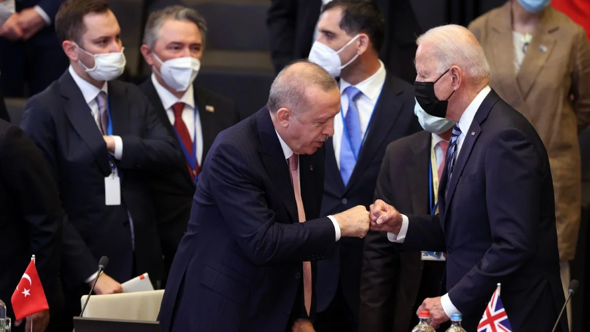 'O fotoğraf': Asıl tuhaf davranan Biden