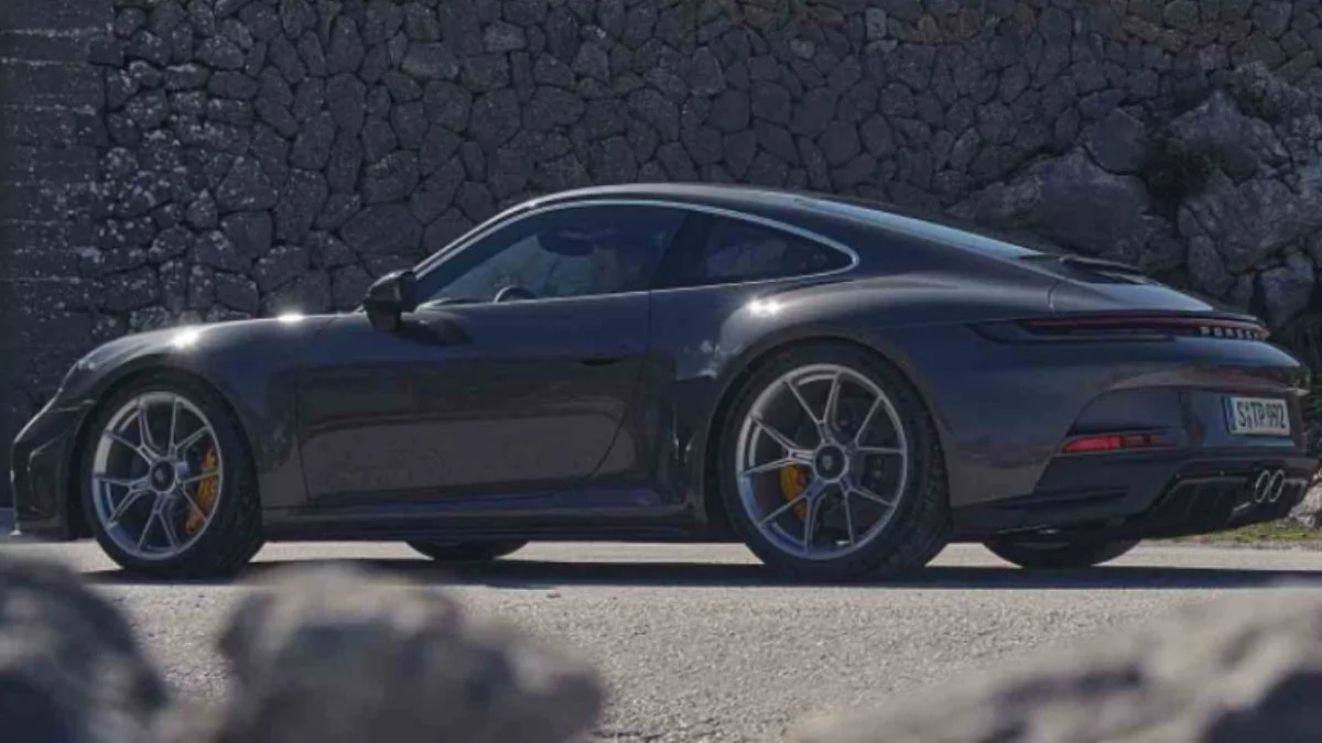 Porsche, GT3'ü yeniledi: İşte GT3 Touring ve özellikleri