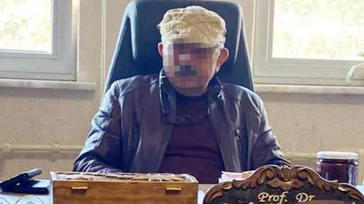 Profesöre tacizden soruşturma, şantajdan dava