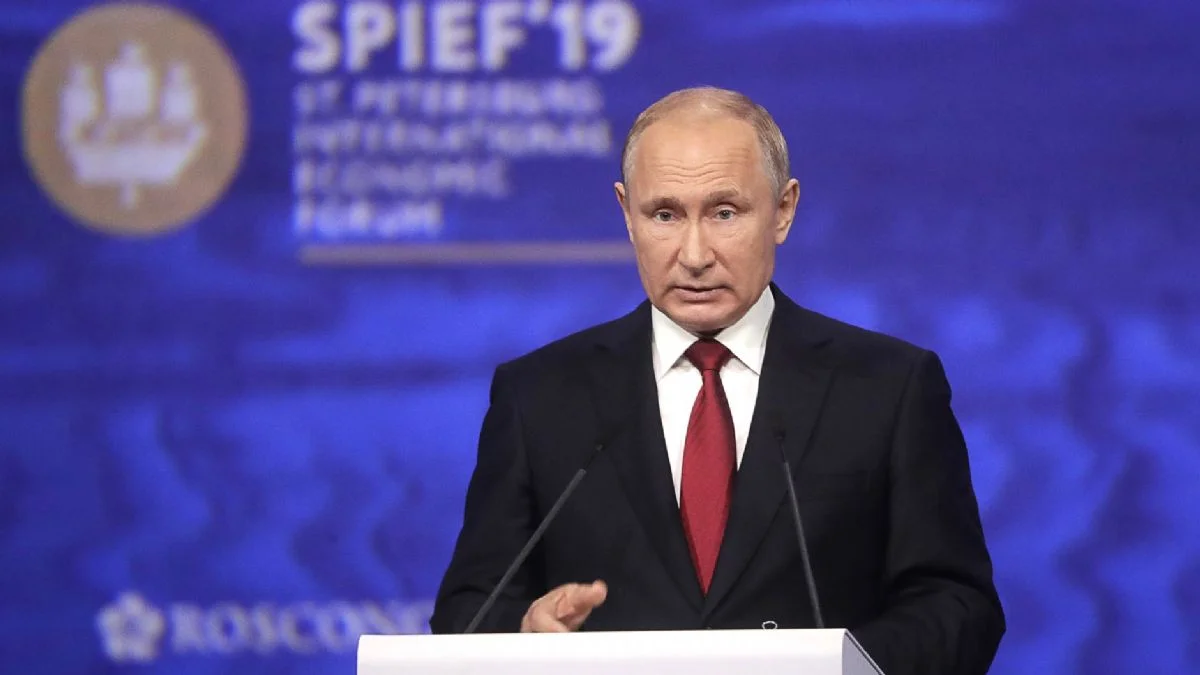 Putin'den ABD ve AB'ye suçlama: Salgını paraya sattınız, kararlarınız politik