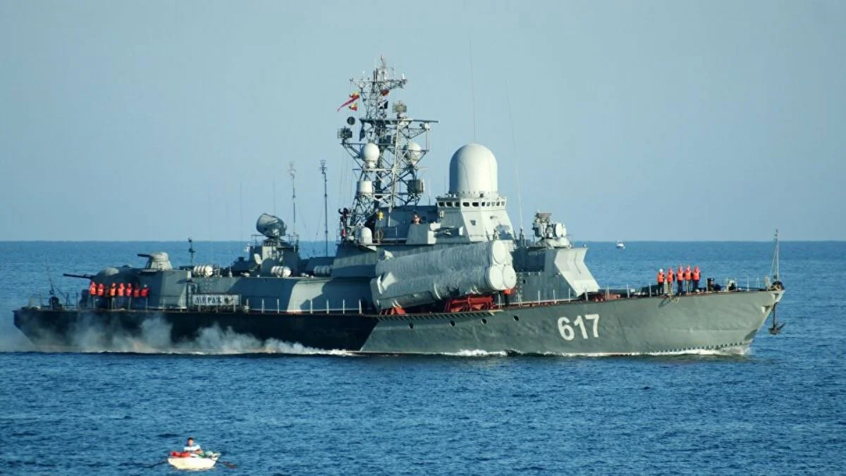 Rusya: Karadeniz'e giren ABD savaş gemisi takibe alındı