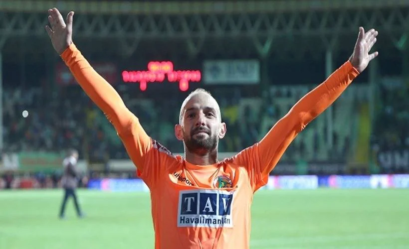 Trabzonspor'da rota tekrardan Efecan Karaca