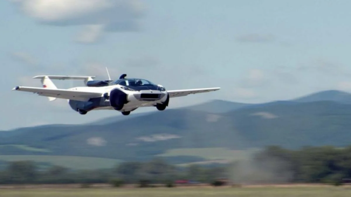 Uçan araba prototipi hız testinde!: 195km/s hız ulaştı!