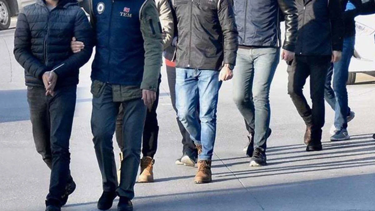 2 ilde FETÖ'nün Polis Akademisi öğrenci yapılanmasına operasyon