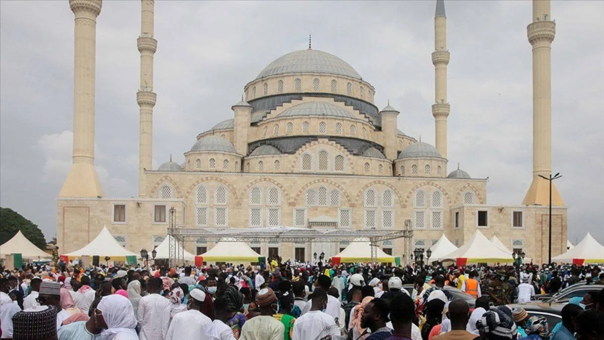 Akra'da açılan Gana Milli Cami ve Külliyesi, Osmanlı mimarisiyle dikkati çekiyor