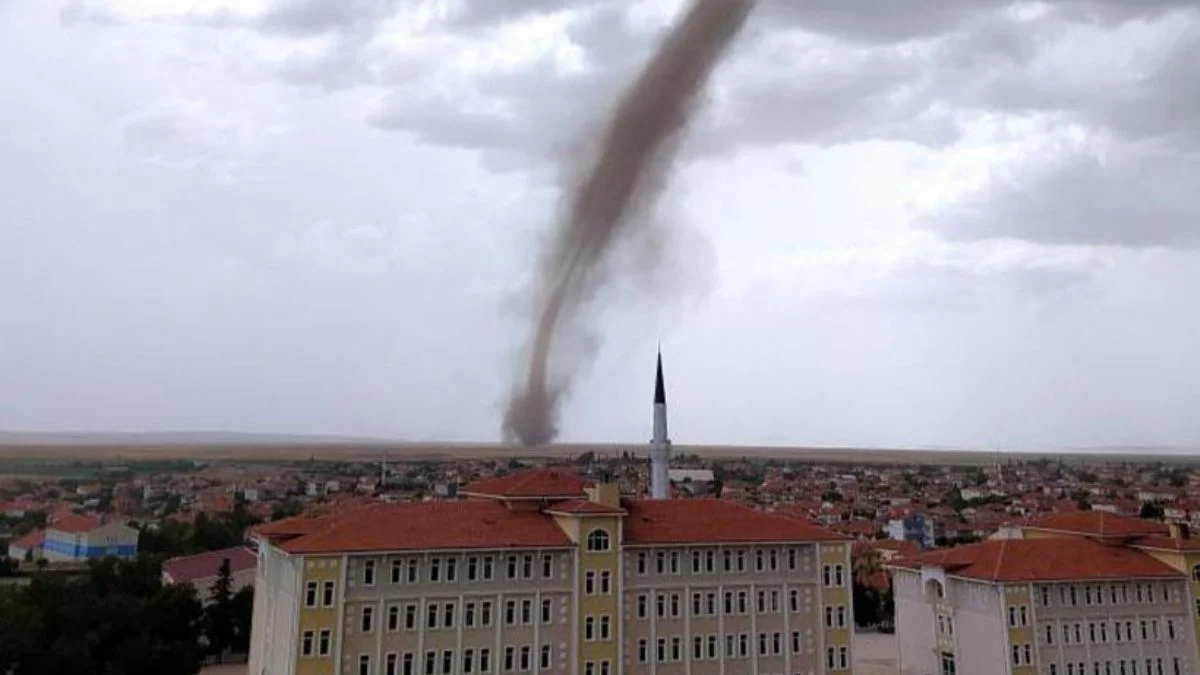 Ankara'da hortum paniği