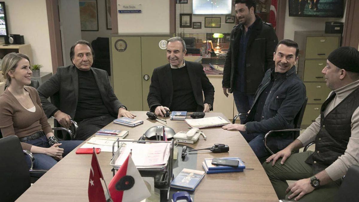 Arka Sokaklar'ın ''demirbaşı'' diziye veda etti