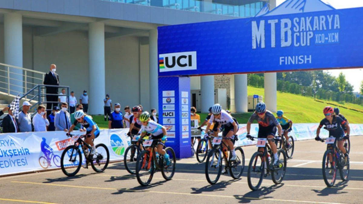 Ayçiçeği Bisiklet Vadisi'nde MTB Cup Yarışı