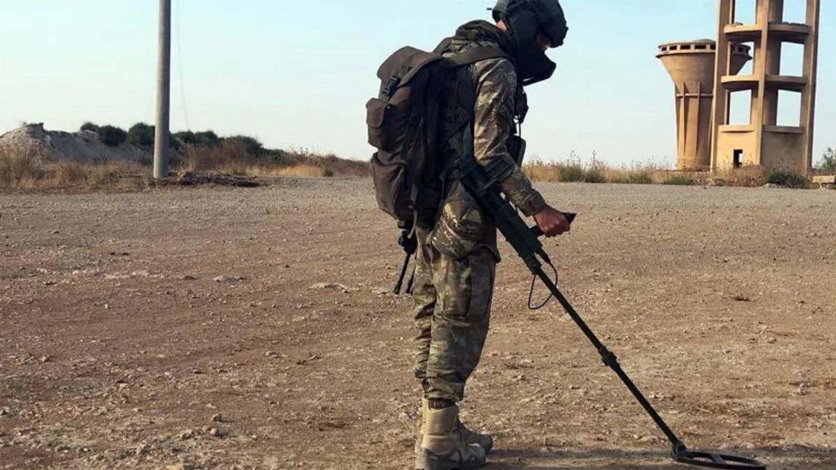 Azerbaycan, mayın haritaları karşılığında 15 kişiyi Ermenistan'a iade etti