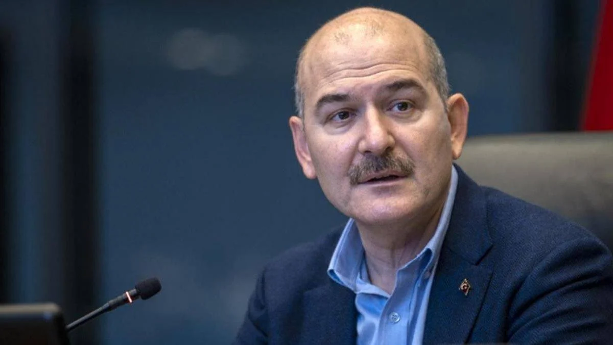 Bakan Soylu 15 Temmuz'da yaşadıklarını anlattı: 'Meclis'in kapısını kanırttım...'