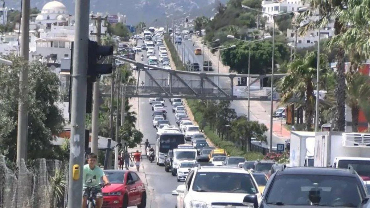 Bayram tatili bitti... Dönüş çilesi başladı