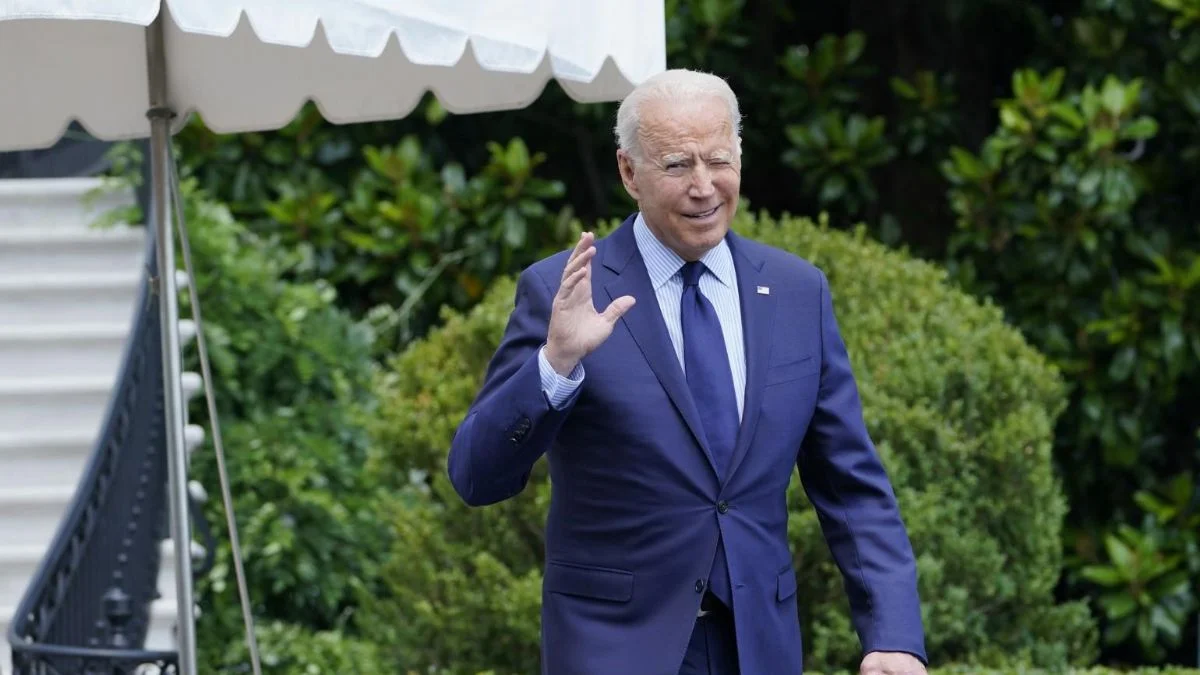 Biden'ı oyuncak bebeğe çevirmişler