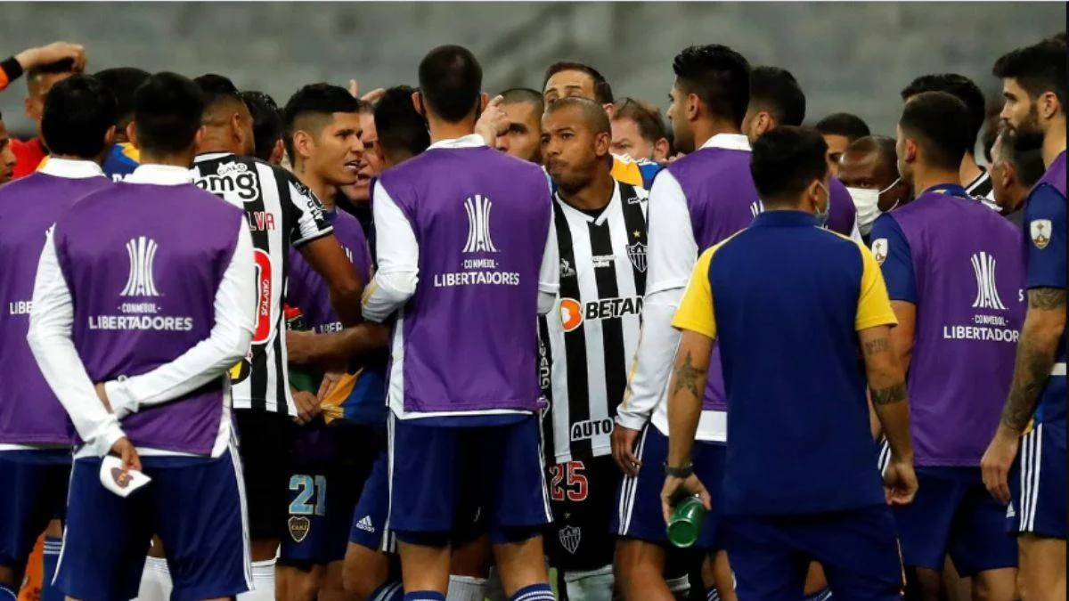 Boca Juniorslı oyuncular polisle çatıştı