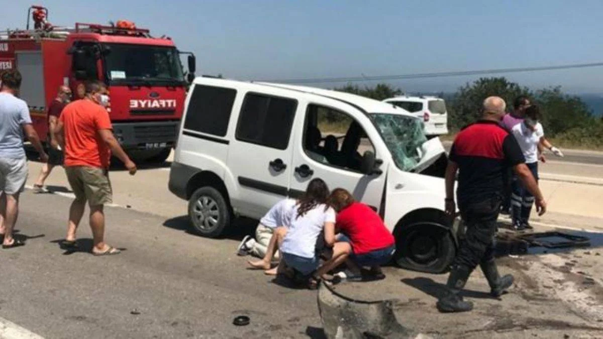 Çanakkale'de iki araç çarpıştı: 2 kişi öldü