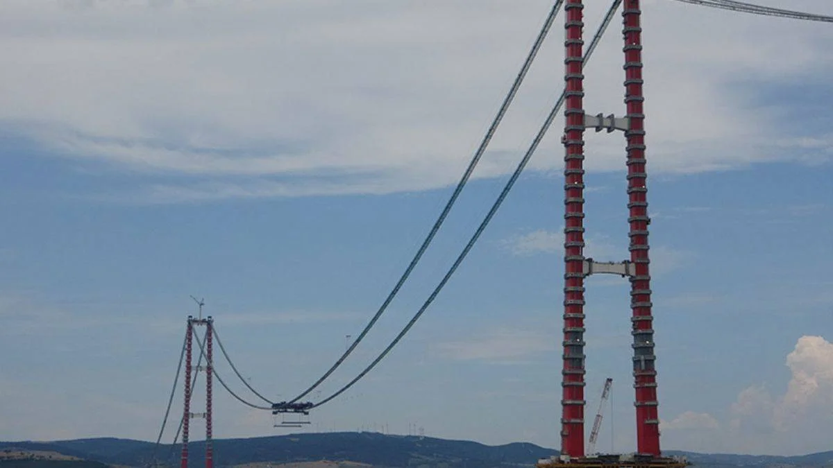 Çanakkale Köprüsü'nde askı halatlarının montajı başladı