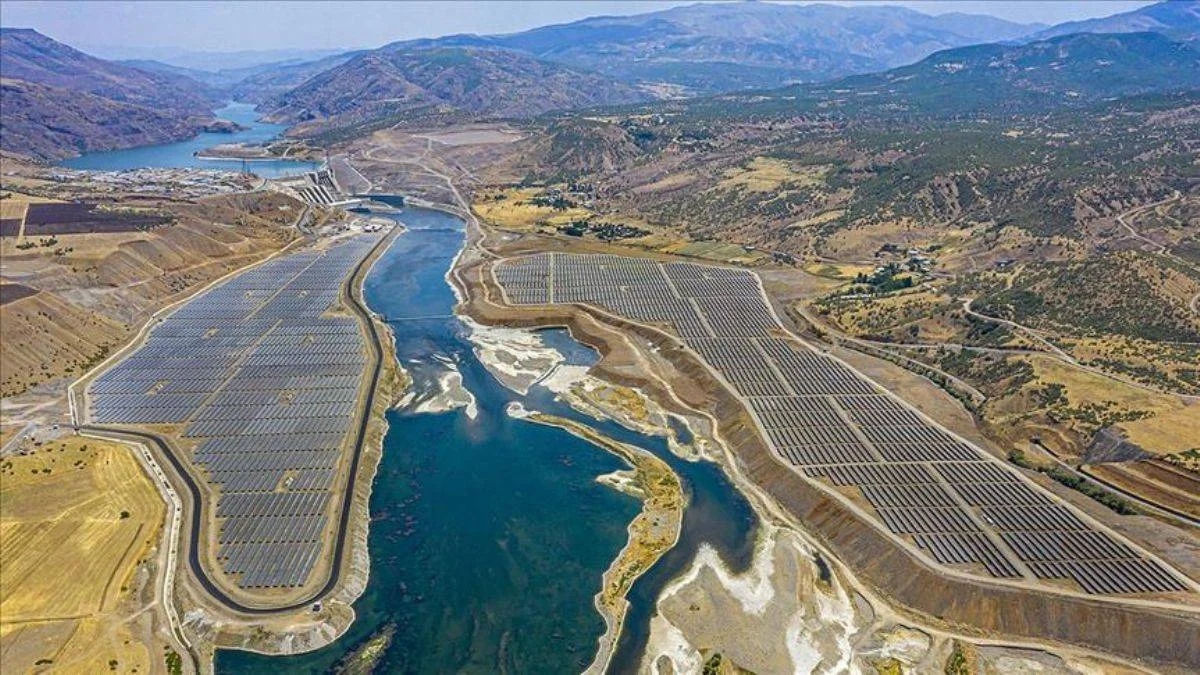 Cengiz Holding, Türkiye'nin ilk hibrit enerji santralini kurdu