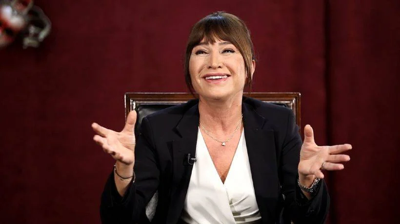 Demet Akbağ kimdir?