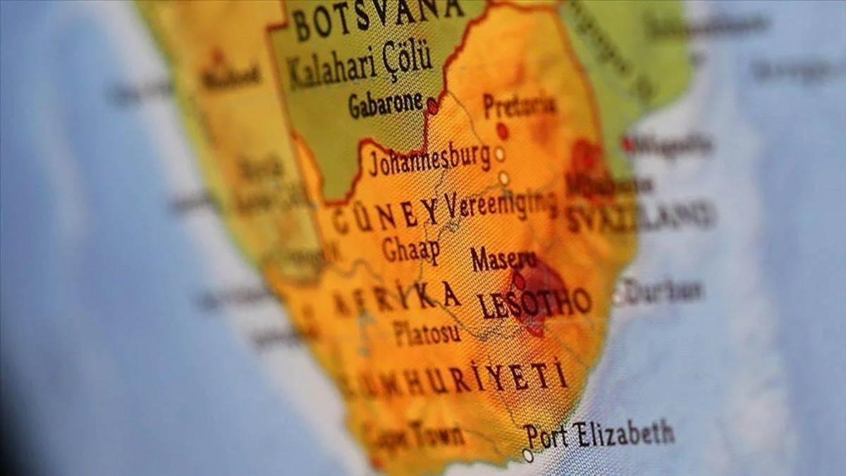 Güney Afrika'da mühimmat deposu soyuldu