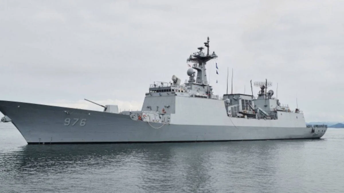 Güney Kore destroyeri Kovid-19'a esir düştü