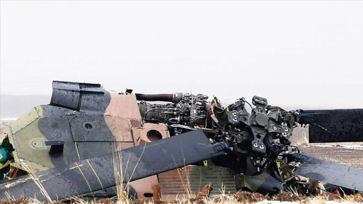 Irak'ta askeri helikopter düştü: 5 ölü