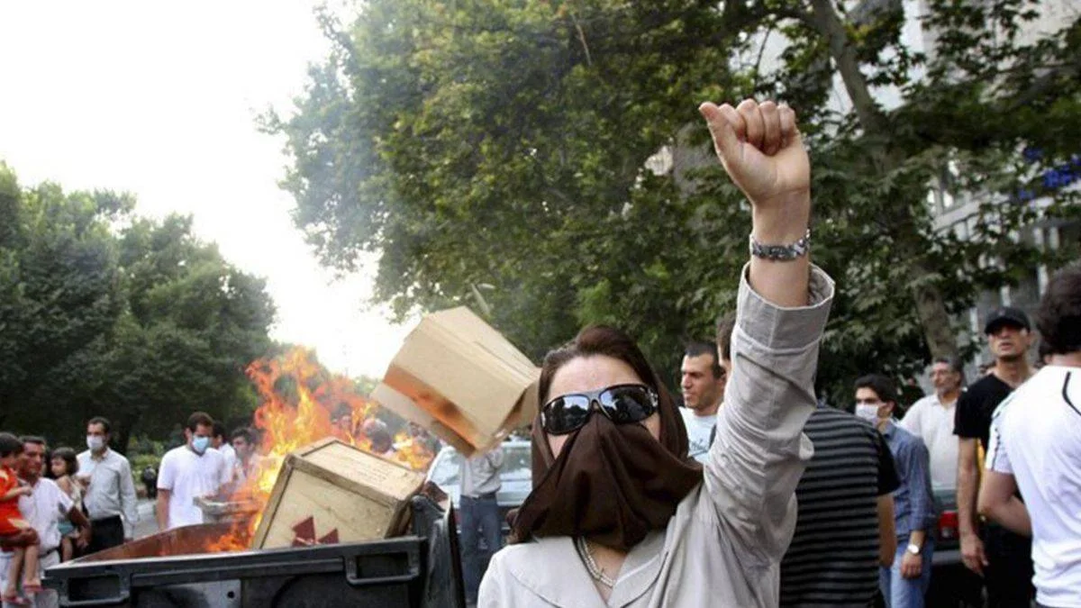 İran'da su, elektrik ve internet kesintisi protestolarında 9 ölü