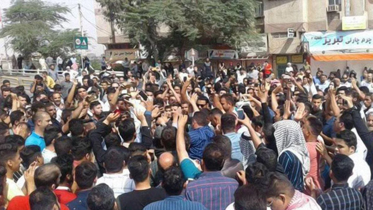 İran'daki su kesintilerine tepki protestolarında kan döküldü