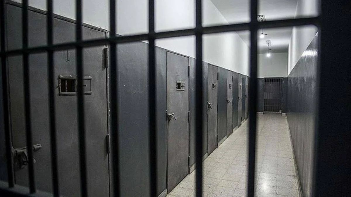 İsrail hapishanesindeki 4 Filistinli açlık grevine başladı
