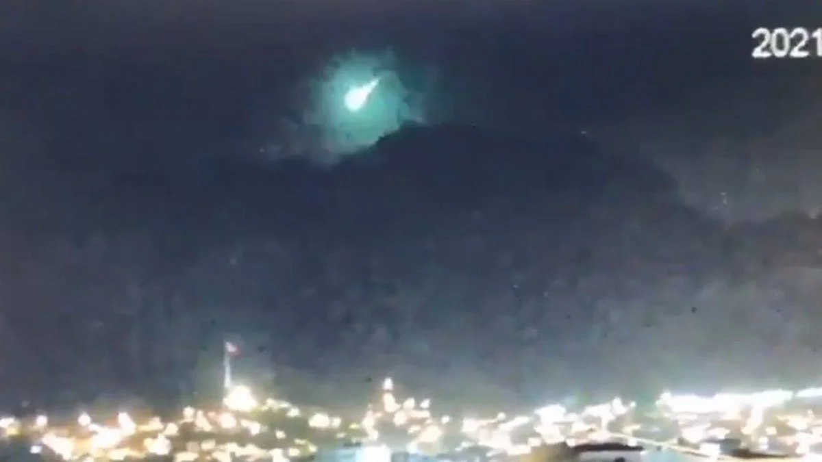 ''İzmir'e meteor düştü'' iddiası