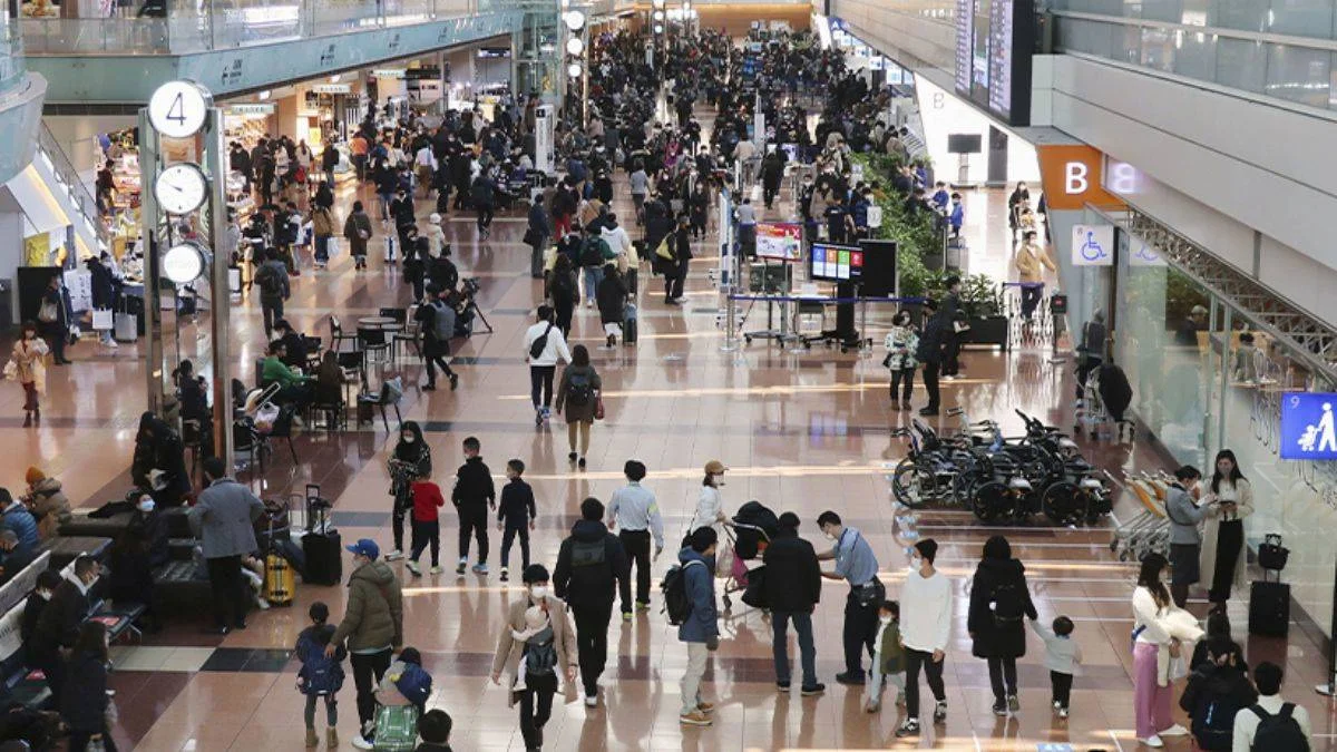 Japonya'dan ülkesine gelecek yolculara 3 gün süreli zorunlu karantina kararı