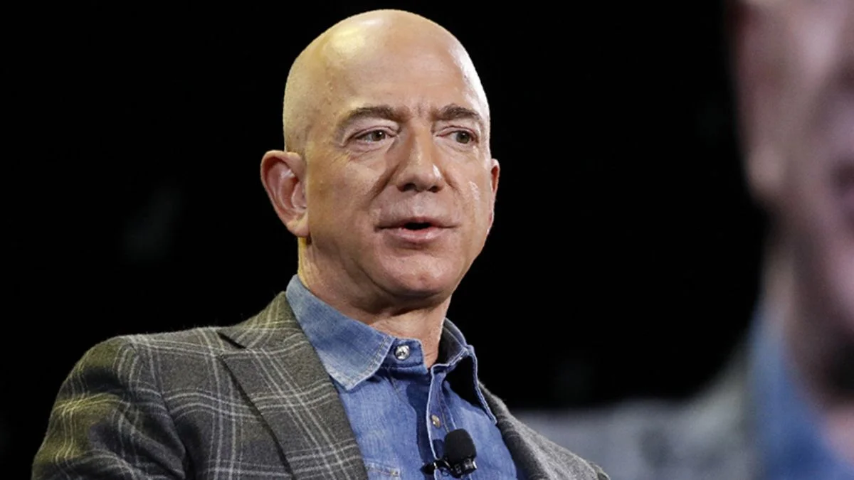 Jeff Bezos açıkladı: Gelecek uzay uçuşları için 100 milyon dolar değerinde bilet satıldı