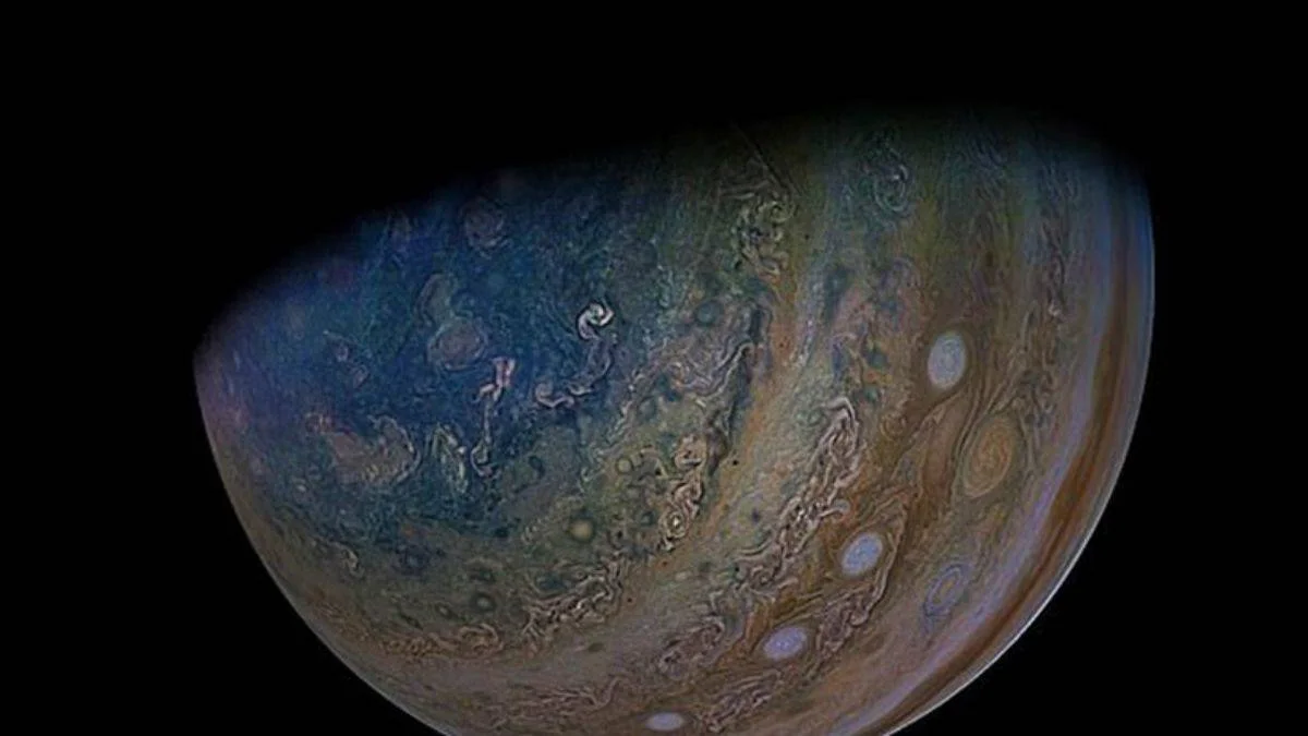 Jüpiter'in en büyük uydusu Ganymede'de su buharı bulundu