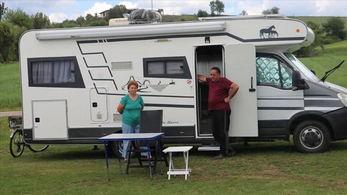 Karavan ile 15 ülke, Türkiye'de ise 77 şehri gezdi