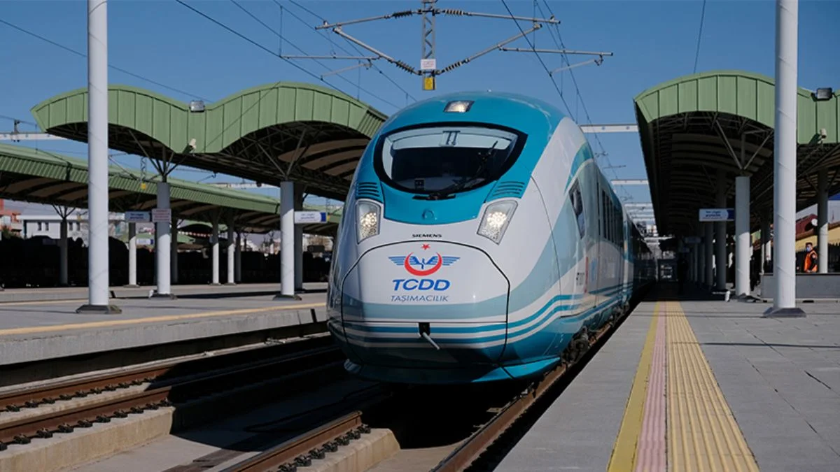 Konya'da sel sonrası YHT hattı ulaşıma açıldı