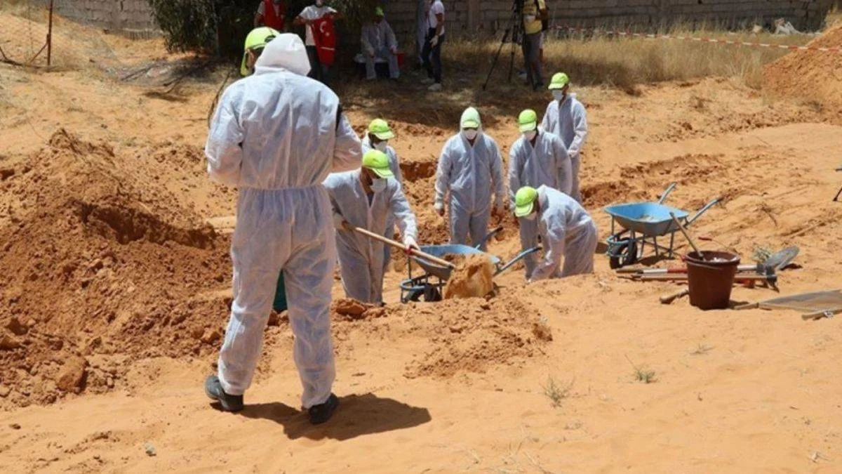 Libya'nın 'toplu mezarlar kenti' Terhune'de 12 ceset daha bulundu