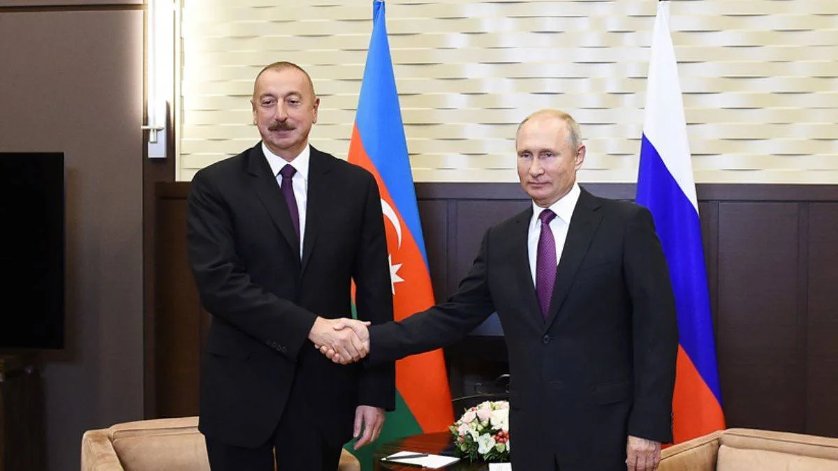 Putin ve Aliyev Karabağ'ı görüşmek için bir araya geliyor