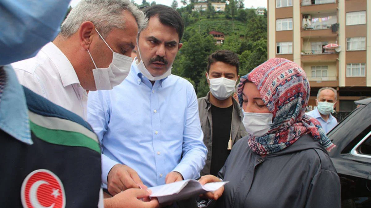 Rize'de selin izleri siliniyor