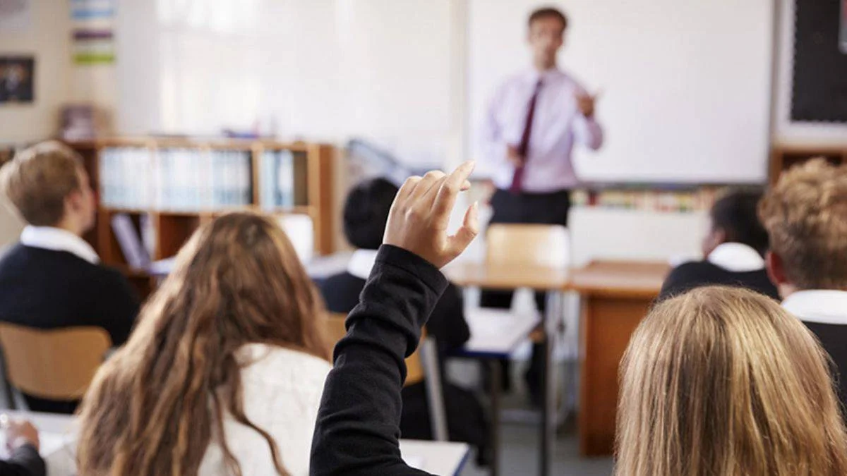 Rusya'da okullarda zorunlu ders: Girişimcilik, enflasyon, stagnasyon...