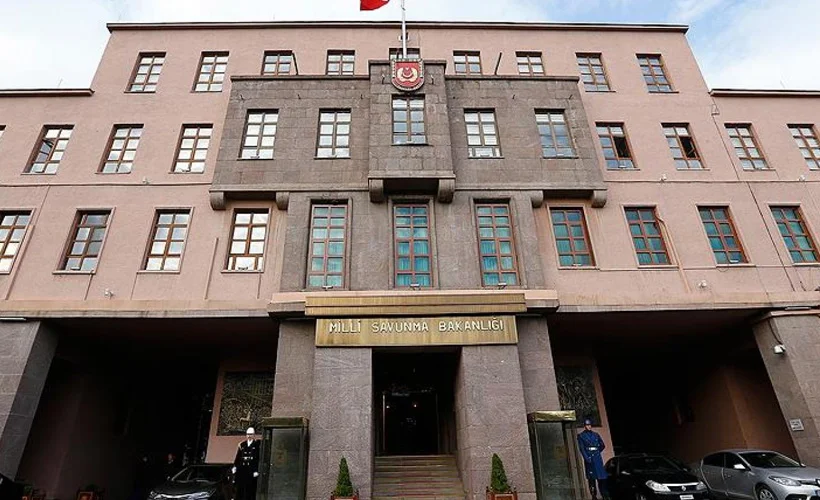 'Sarıklı amiral' olarak bilinen Tuğamiral Mehmet Sarı görevden alındı