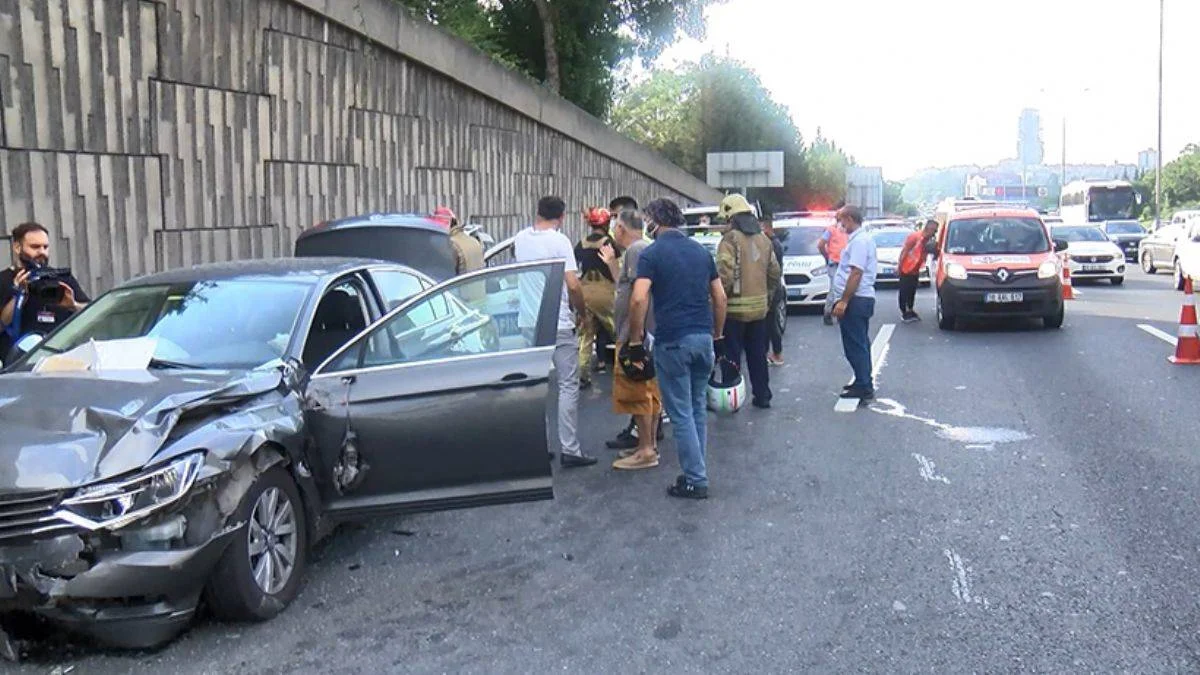 Sarıyer TEM'de zincirleme kaza