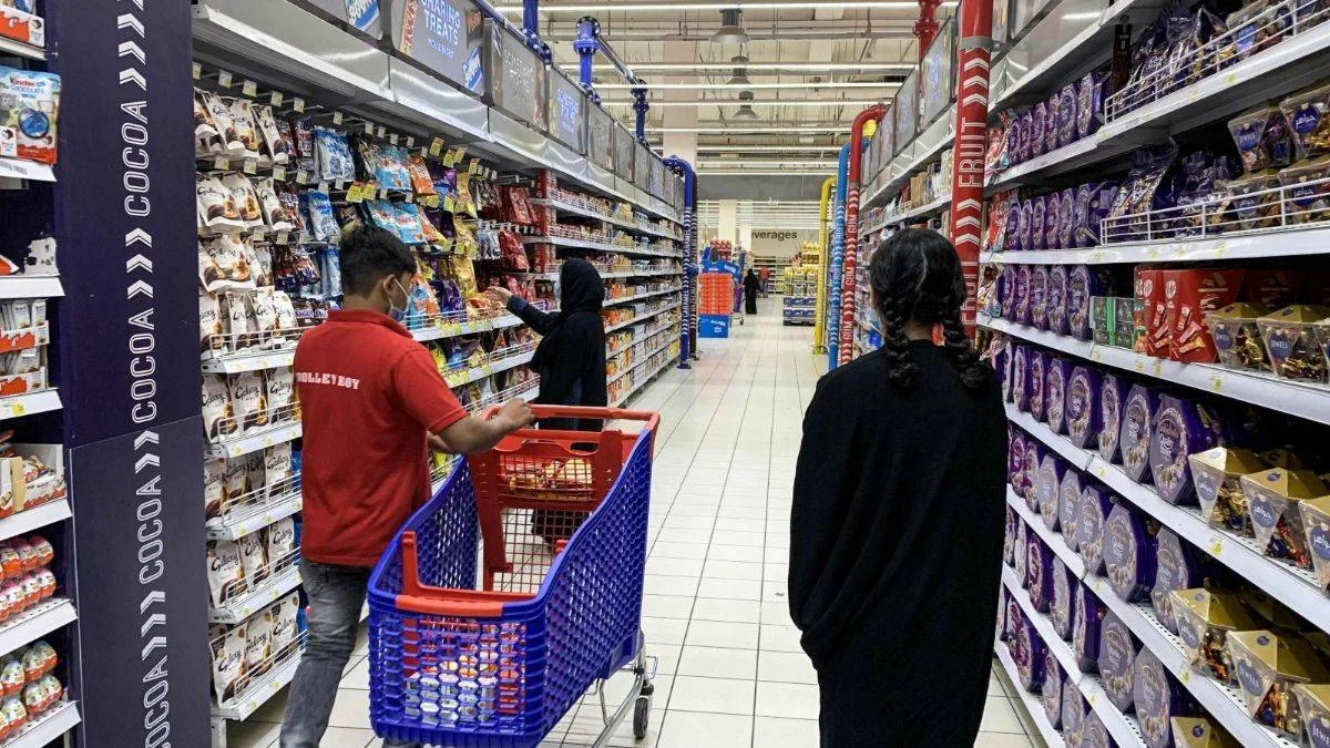 Suudi Arabistan: Namaz vakitlerinde ticarete devam