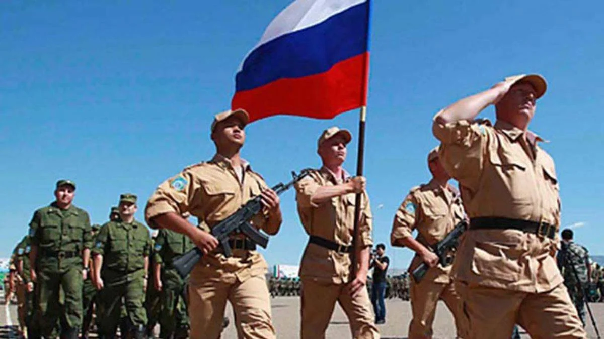 Tacikistan'dan Rus askeri kararı